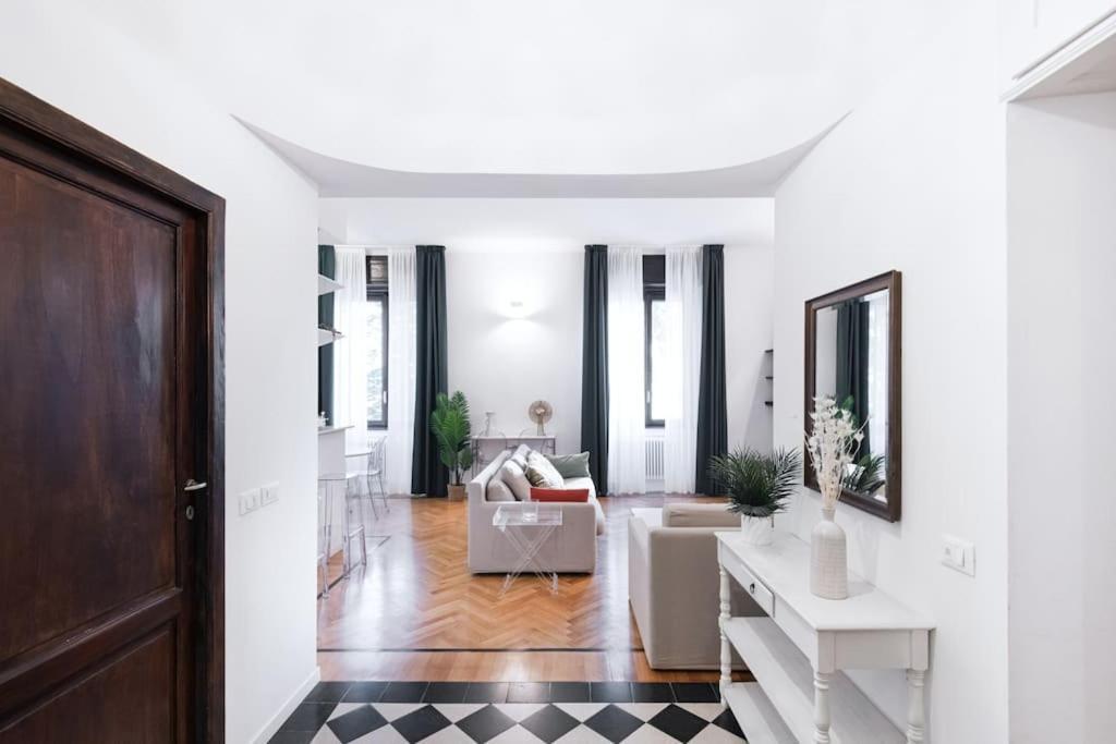 Easylife - Style And Elegance Near Porta Romana Appartement